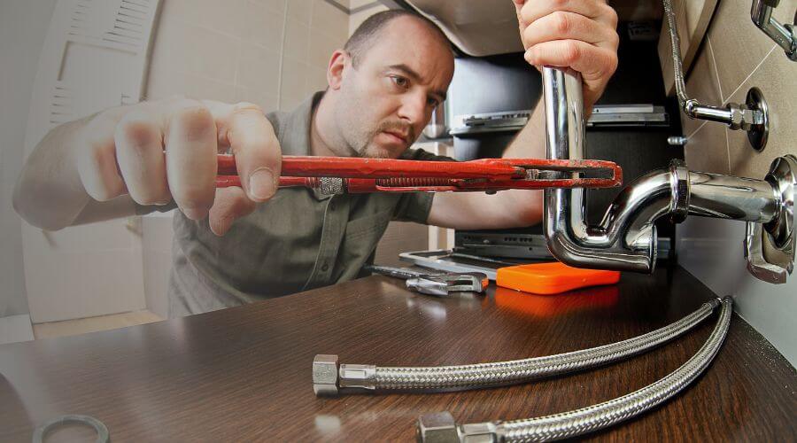 Expert burst pipe repair services in Haddam, KS